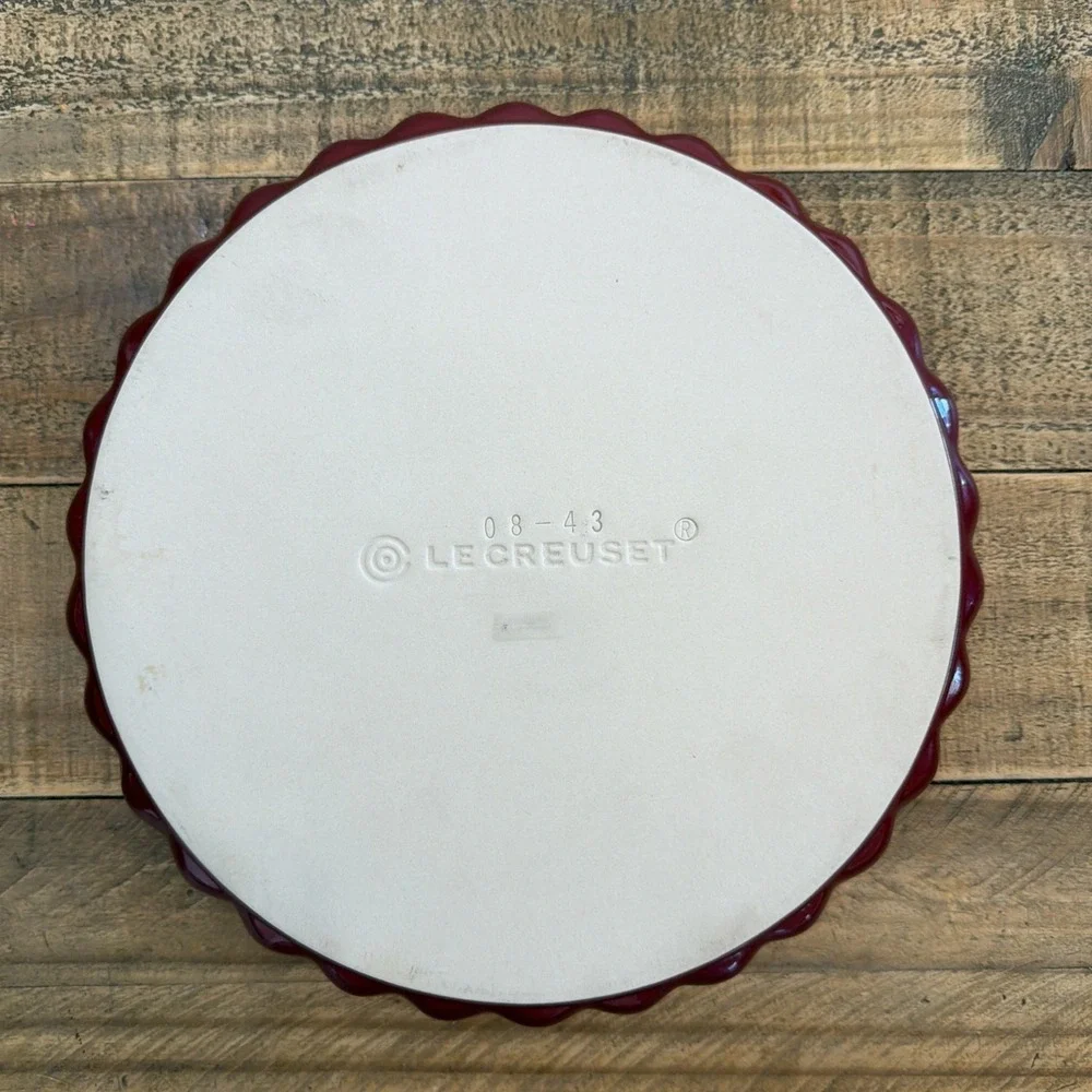 Le Creuset Stoneware Fluted Flan /Pie Baking Dish 10